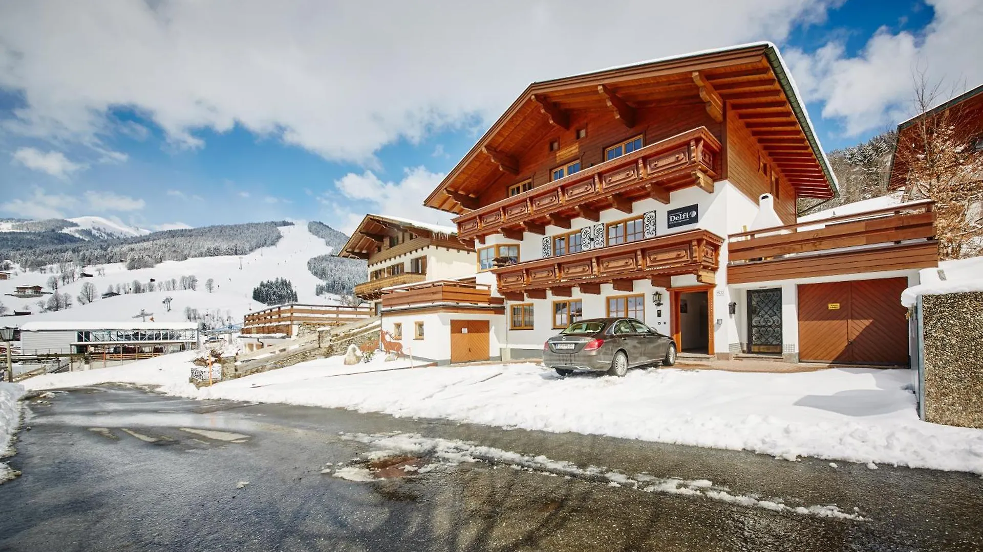 Delfi Ski & Bike Apartments location